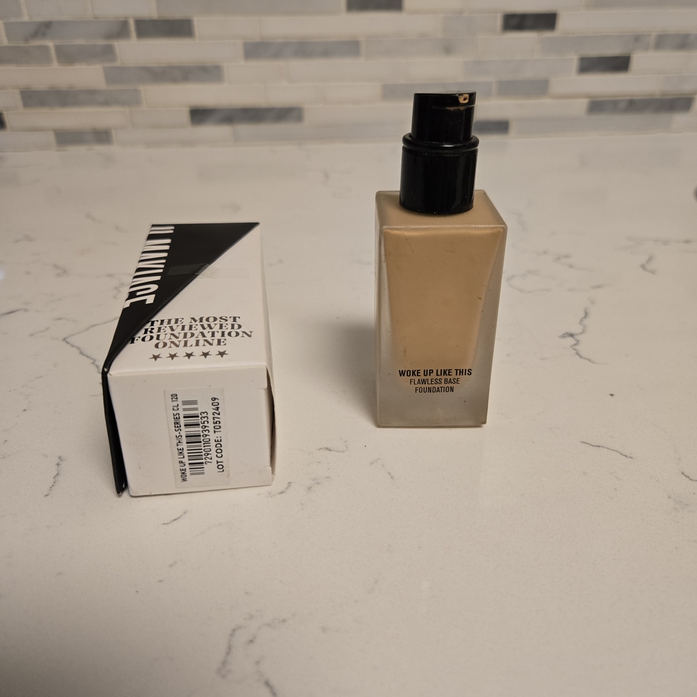 IL MAKIAGE 'Woke Up Like This' Foundation - Series 120 - Picture 3 of 7